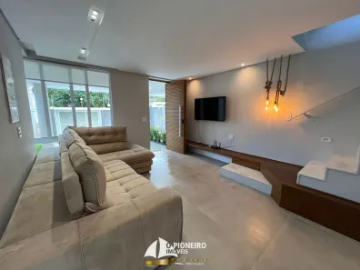 Casa de Condomínio com 4 Quartos para venda ou aluguel, 230m² no Bairro de Juquehy, São Sebastião