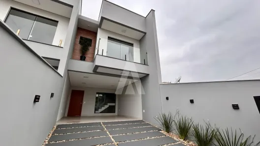 Casa com 3 Quartos para alugar, 126m² no Costa e Silva, Joinville