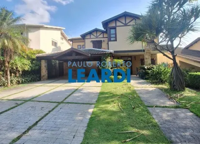 Casa de Condomínio com 4 Quartos para alugar, 421m² no Alphaville, Santana de Parnaíba