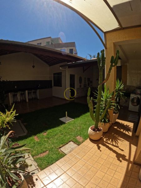 Casa com 4 quartos — Castelo, Belo Horizonte