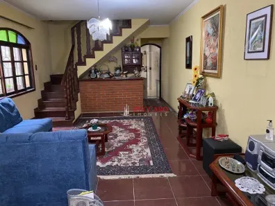 Sobrado com 4 Quartos à venda, 216m² no Jardim Santa Mena, Guarulhos
