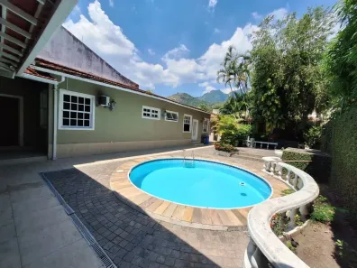 Casa de Condomínio com 4 Quartos para alugar, 360m² no Anil, Rio de Janeiro