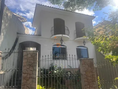 Casa com 3 Quartos para alugar, 250m² no Jardim Leonor Mendes de Barros, São Paulo