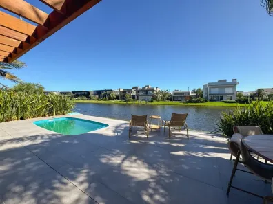 Casa de Condomínio com 4 Quartos à venda, 205m² no XANGRI-LÁ, Xangri-lá