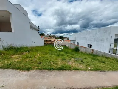 Lote/Terreno à venda, 300m² no Residencial Vivenda das Pitangueiras, Valinhos