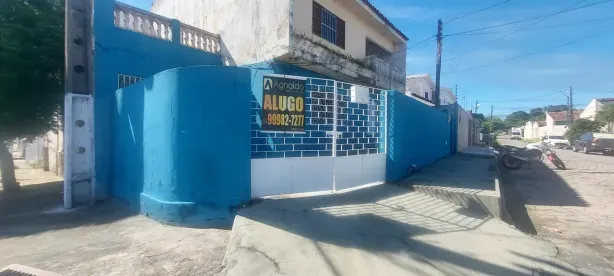Casa com 3 Quartos para alugar, 150m² no Farol, Maceió