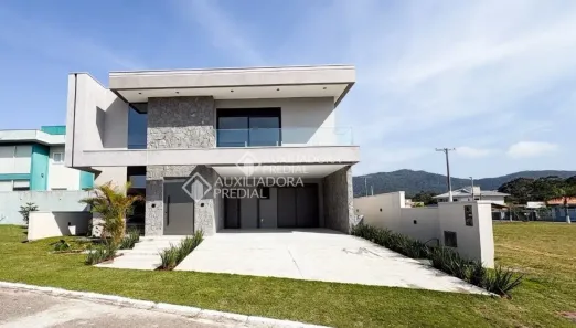 Casa de Condomínio com 4 Quartos à venda, 262m² no São João do Rio Vermelho, Florianópolis