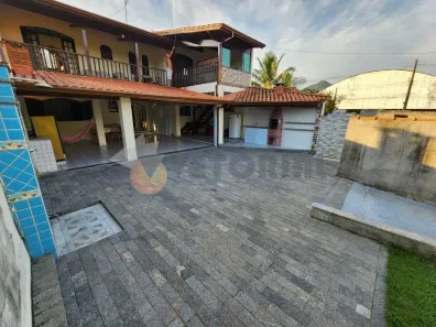 Sobrado com 4 Quartos à venda, 271m² no Massaguaçu, Caraguatatuba