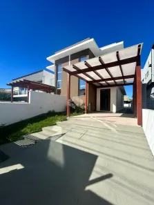 Casa com 3 Quartos à venda, 144m² no Carianos, Florianópolis