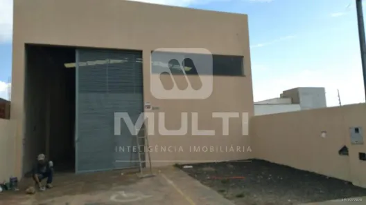 Casa com 1 Quarto para alugar, 200m² no Alto Umuarama, Uberlândia