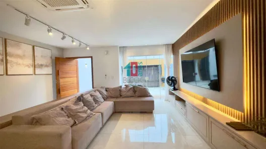 Casa de Condomínio com 3 Quartos à venda, 232m² no Recreio dos Bandeirantes, Rio de Janeiro