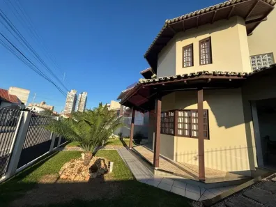 Casa com 3 Quartos à venda, 294m² no Centro, Palhoça