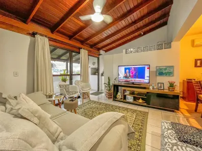 Cobertura com 2 Quartos para alugar, 85m² no Jurerê, Florianópolis