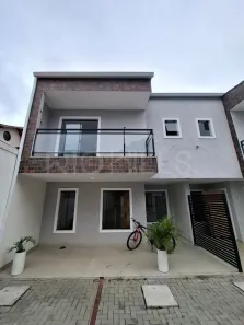 Casa de Condomínio com 3 Quartos à venda, 160m² no Badu, Niterói