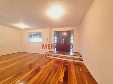 Casa com 4 Quartos para alugar, 395m² no Jardim América, Bauru