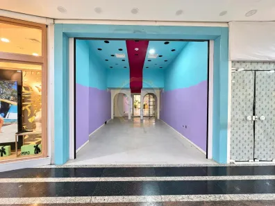 Sala Comercial à venda, 12m² no Centro, Balneário Camboriú