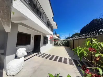 Sobrado com 3 Quartos à venda, 270m² no Jardim América, Goiânia