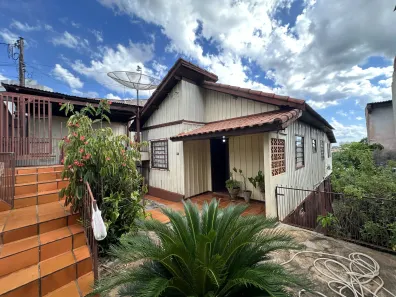 Casa com 2 Quartos à venda, 70m² no Bancários, Londrina