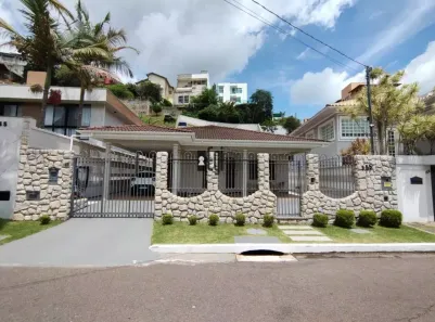 Casa com 3 Quartos à venda, 211m² no São Pedro, Juiz de Fora