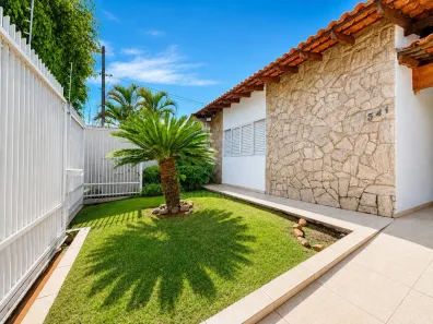 Casa com 4 Quartos à venda, 262m² no Santos Dumont, Londrina