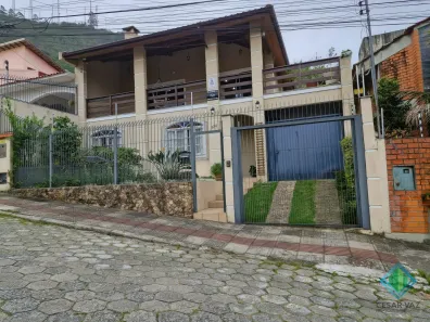 Sobrado com 4 Quartos à venda, 300m² no Trindade, Florianópolis