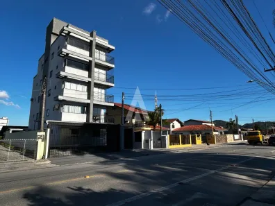 Apartamento com 2 Quartos à venda, 56m² no Iririú, Joinville