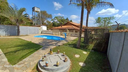 Fazenda/Sítio com 3 Quartos à venda, 400m² no Jardim Estância Brasil, Atibaia