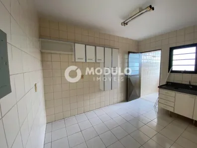 Apartamento com 2 Quartos para alugar, 60m² no Santa Mônica, Uberlândia