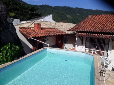 Casa de Condomínio com 4 Quartos à venda, 337m² no São Francisco, Niterói
