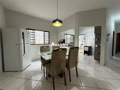Casa com 3 Quartos à venda, 143m² no Cidade Jardim, Uberlândia