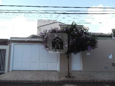 Casa com 3 Quartos à venda, 229m² no Jardim Karaíba, Uberlândia