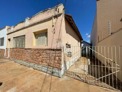 Casa com 3 Quartos à venda, 200m² no Jardim Ártico, Araraquara