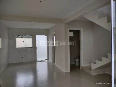 Sobrado com 2 Quartos à venda, 74m² no Rio do Meio, Itajaí