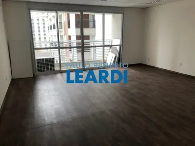 Sala Comercial à venda, 40m² no Campo Belo, São Paulo