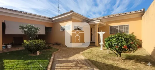 Sobrado com 3 Quartos à venda, 400m² no Rosário, Araguari