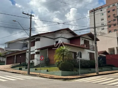 Casa com 4 Quartos à venda, 310m² no Centro, Passo Fundo