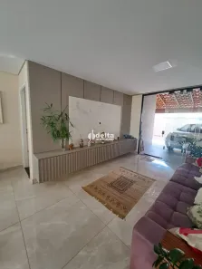 Casa com 3 Quartos à venda, 260m² no Cidade Jardim, Uberlândia