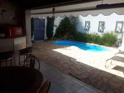 Casa com 3 Quartos à venda, 220m² no Vila Nicácio, Franca