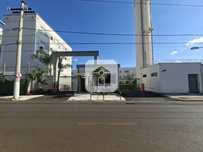 Apartamento com 2 Quartos para alugar, 42m² no Chácaras Tubalina e Quartel, Uberlândia