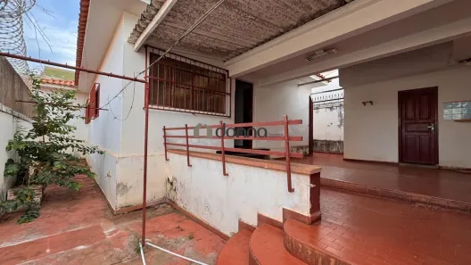 Casa com 5 Quartos para alugar, 207m² no São Benedito, Uberaba