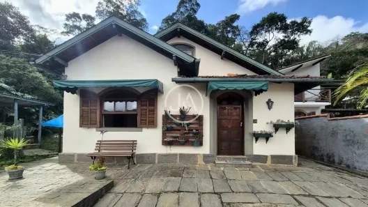 Casa com 4 Quartos à venda, 120m² no Mosela, Petrópolis