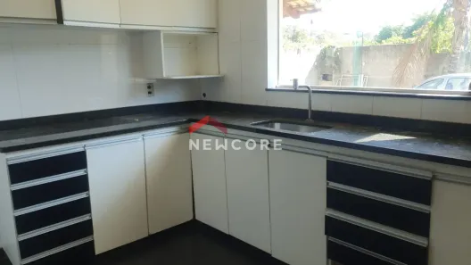 Casa com 5 Quartos à venda, 200m² no Chácara Contagem, Contagem