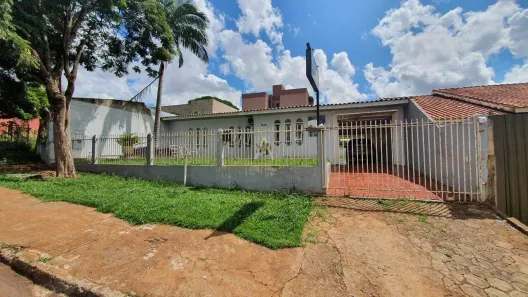 Casa com 3 Quartos para alugar, 165m² no Cancelli, Cascavel