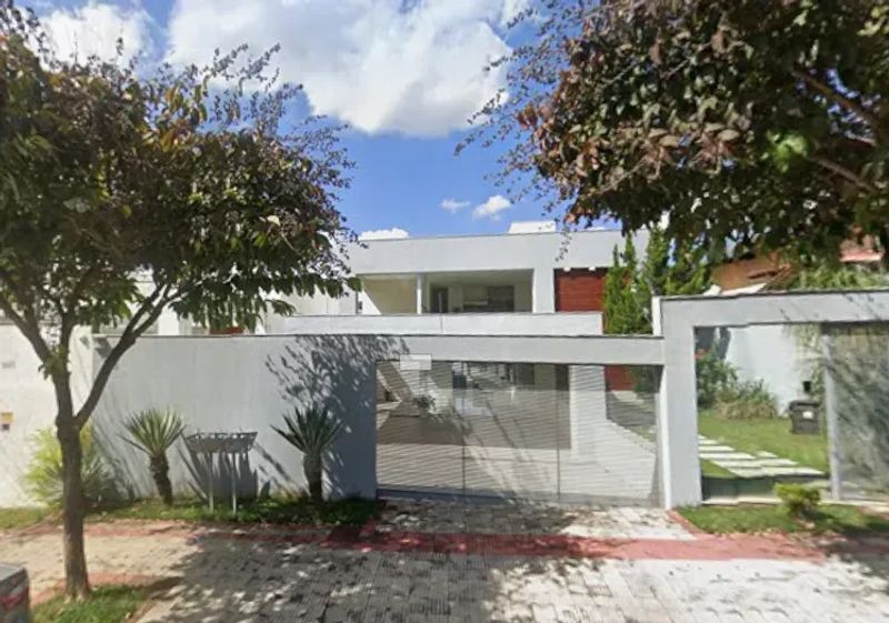 Casa com 4 quartos — Braúnas, Belo Horizonte