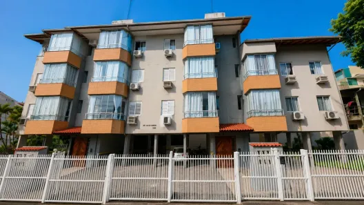 Apartamento com 2 Quartos para alugar, 80m² no Jurerê, Florianópolis