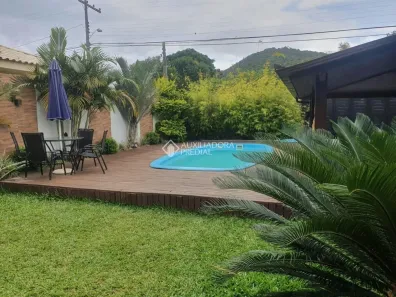 Casa com 4 Quartos à venda, 200m² no Rio Tavares, Florianópolis