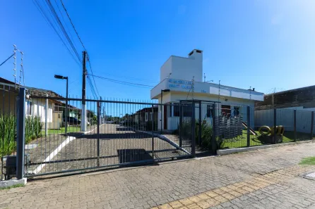 Casa com 2 Quartos para alugar, 42m² no Olaria, Canoas