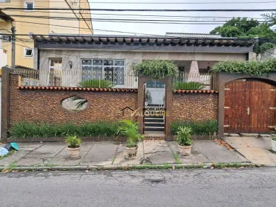 Casa de Condomínio com 3 Quartos à venda, 150m² no Vila Valqueire, Rio de Janeiro