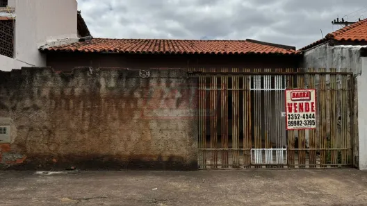 Casa com 1 Quarto à venda, 250m² no Guará II, Brasília