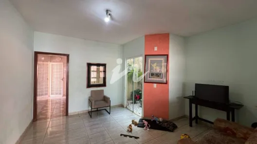 Casa com 3 Quartos à venda, 116m² no Santa Mônica, Uberlândia